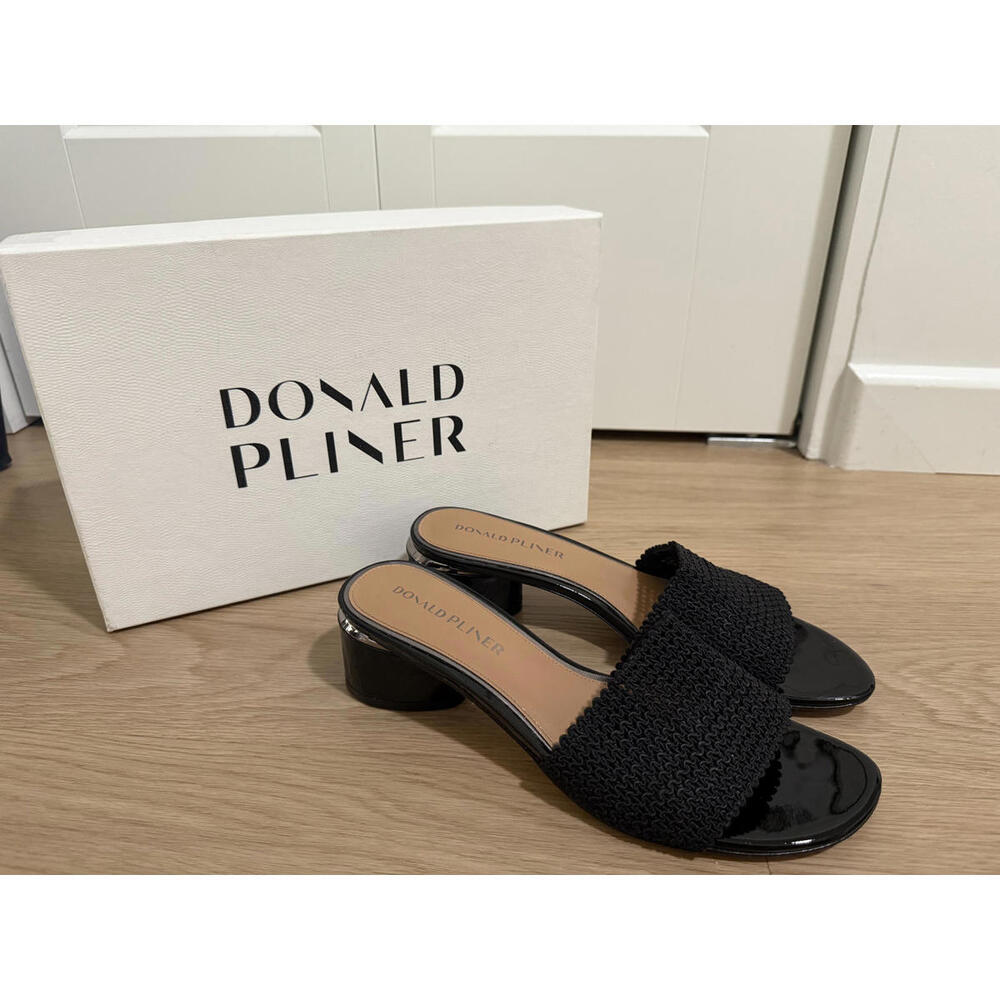 Donald Pliner Black Sandals